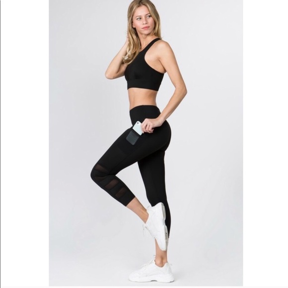 💪🏽MUST HAVE💪🏽 High Waist Mesh Detail Leggings - Picture 3 of 5